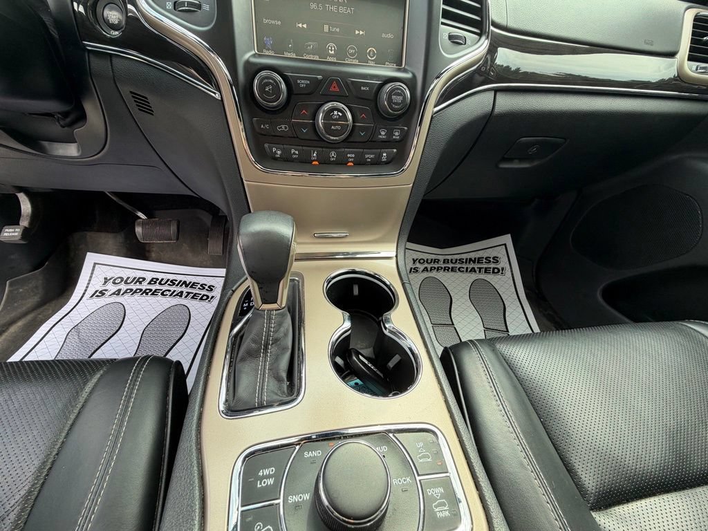 Used 2017 Bright White Clea Jeep Overland image 29