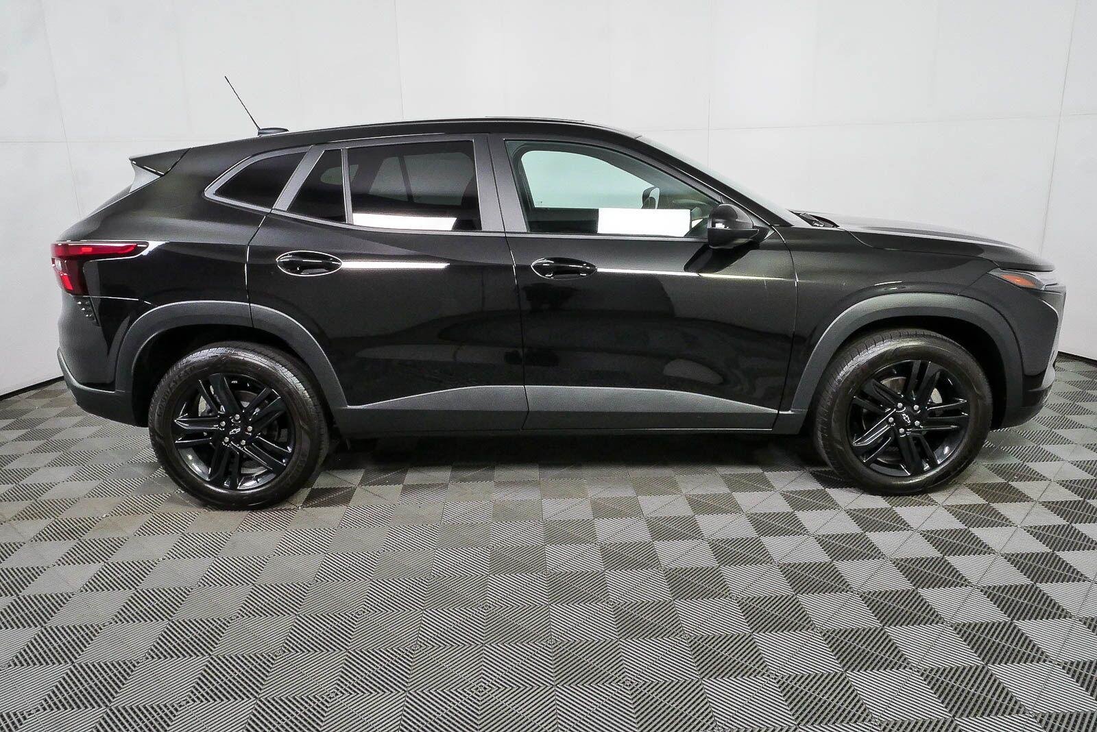 2025 Chevrolet Trax RS - Photo 25