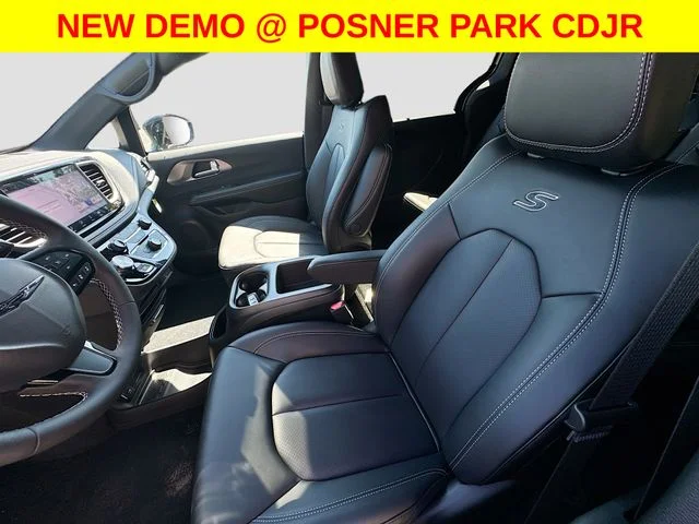 New 2026 Silver Mist Clear-Coat Exterior Paint Chrysler  image 21