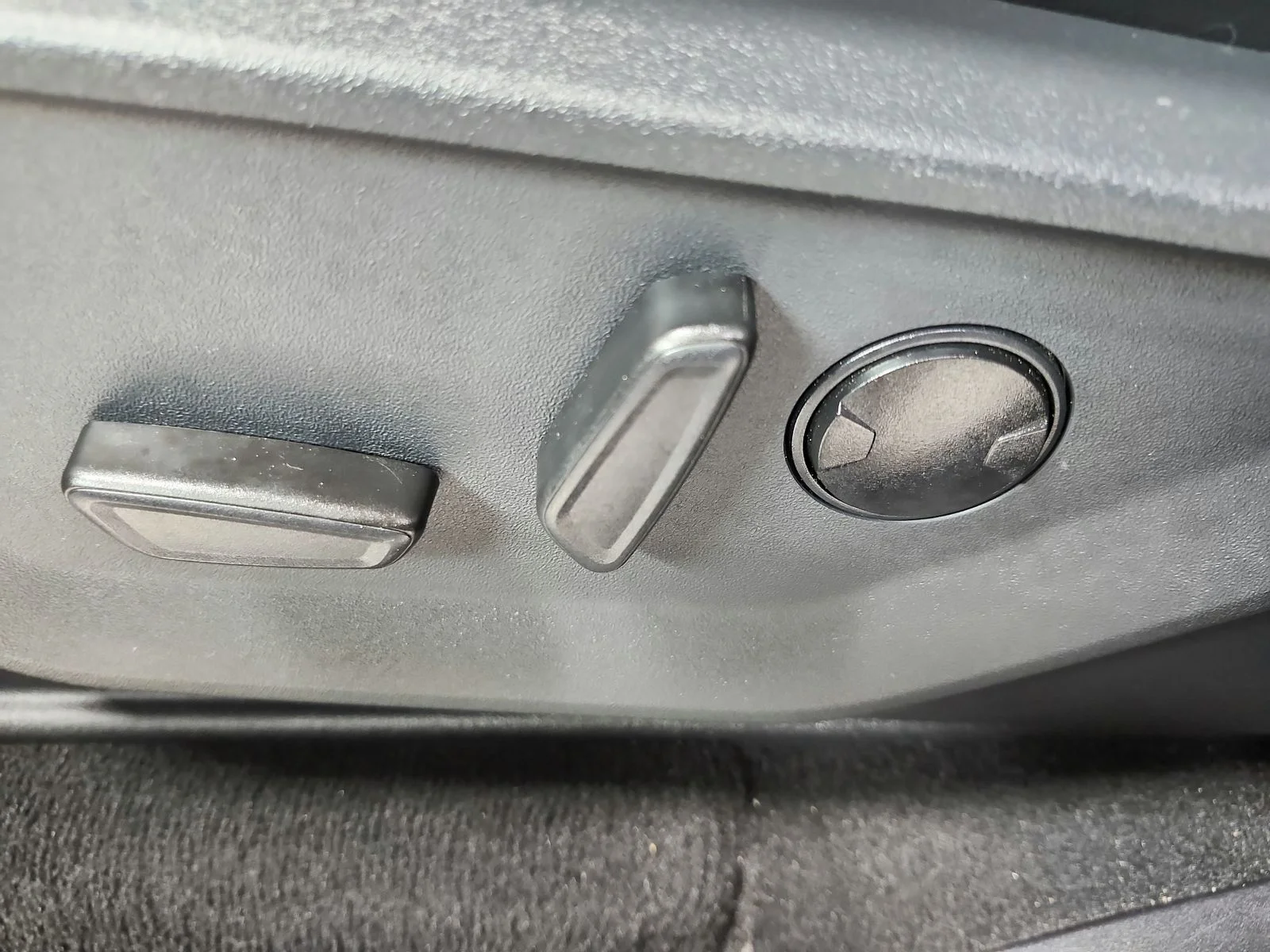 Used 2025 Black Ford Platinum image 21