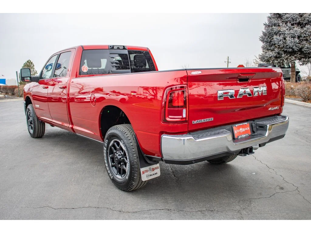 2026 RAM 3500 Laramie - Photo 6