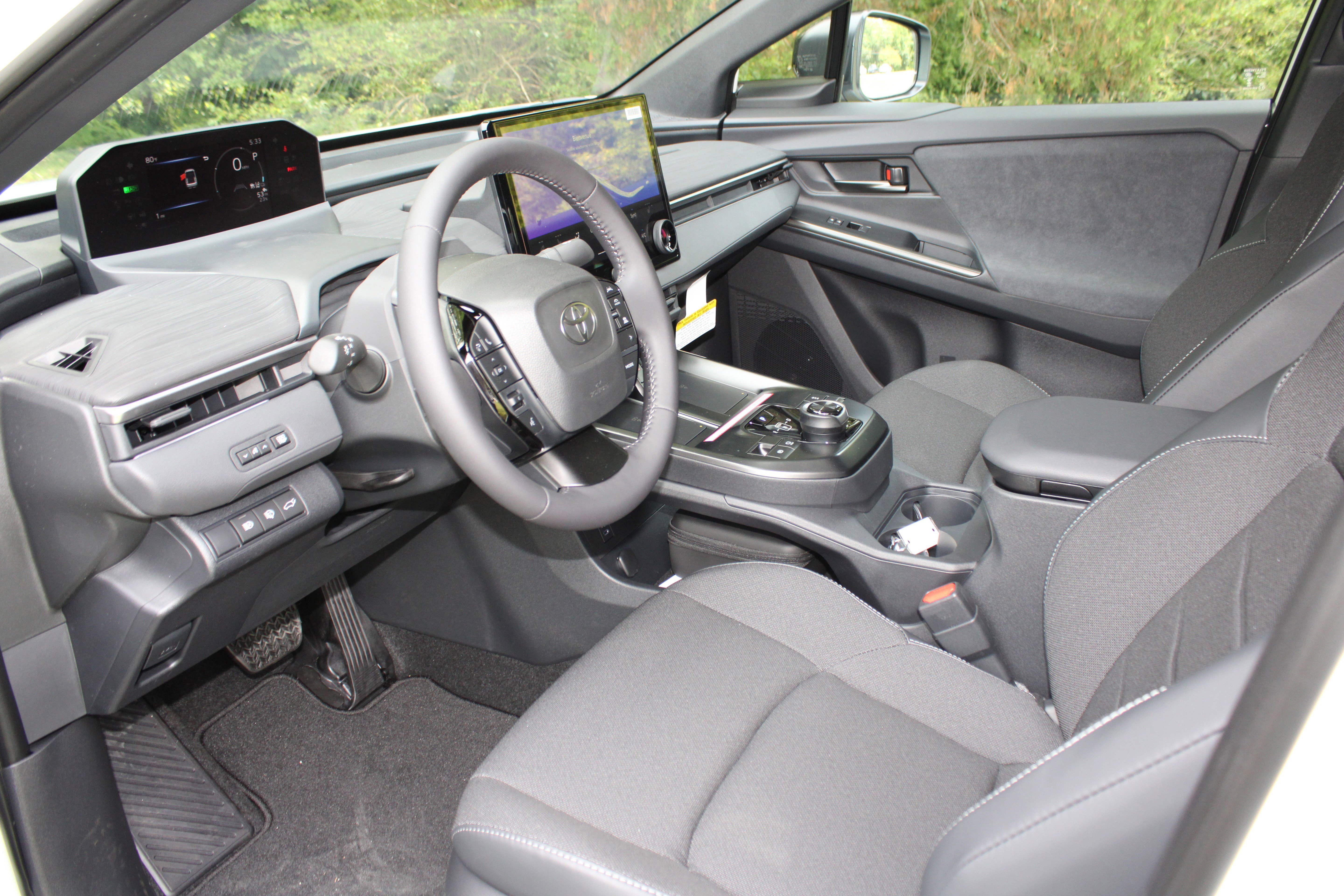 New 2026 Wind Chill Pearl <sup>1</sup> Toyota  SE image 19
