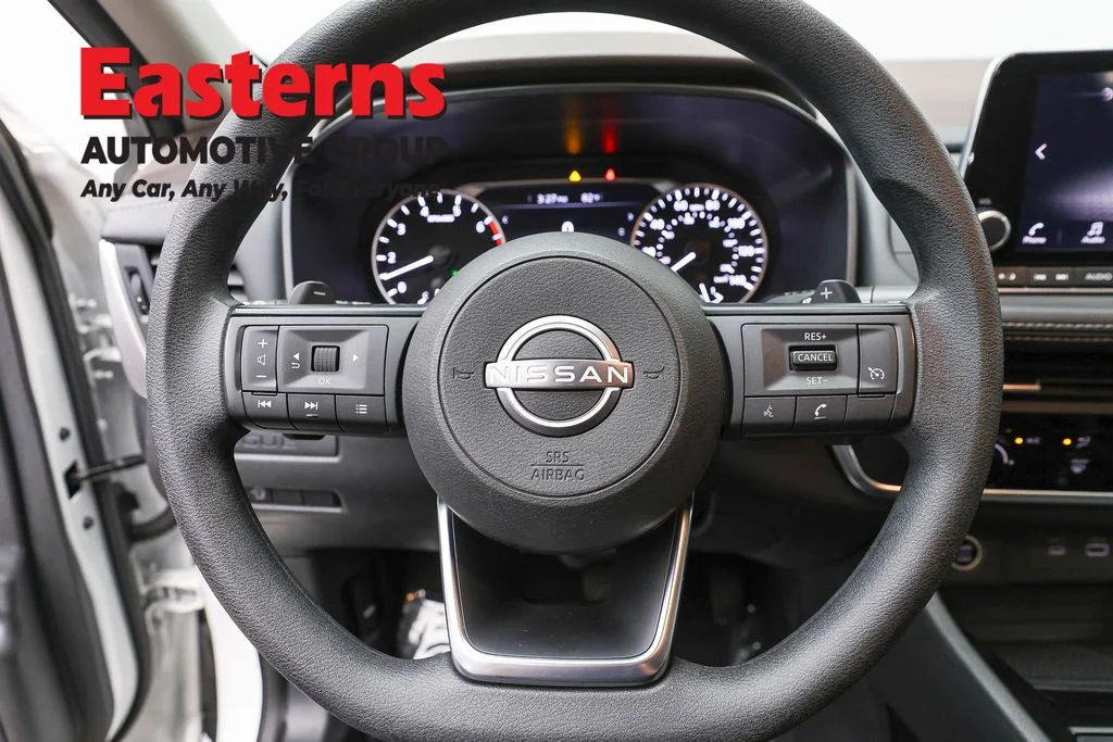 Used 2023 White Nissan S image 10