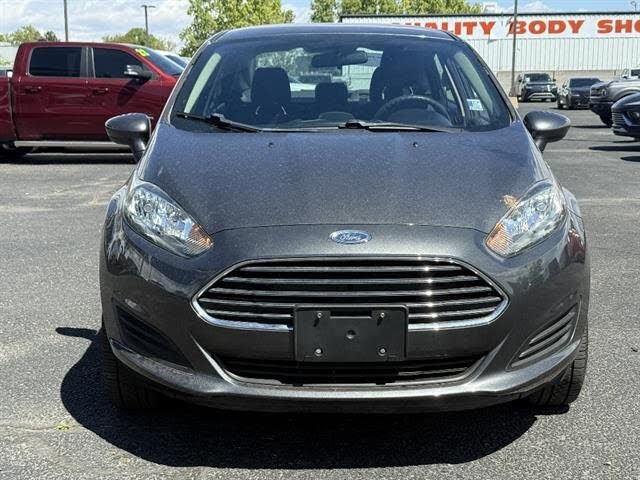 Used 2018 Gray Ford SE image 3