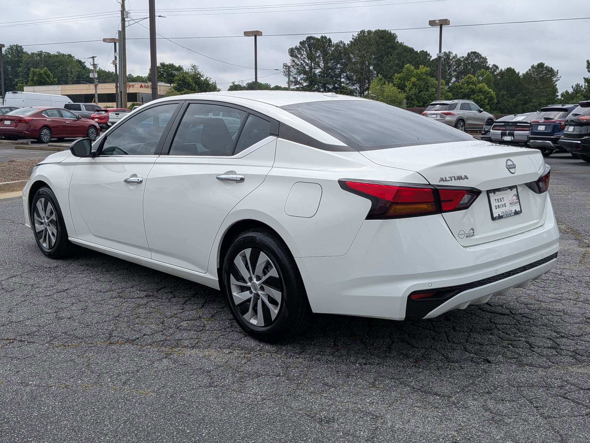 Certified Used 2025 White Nissan 2.5 S image 5
