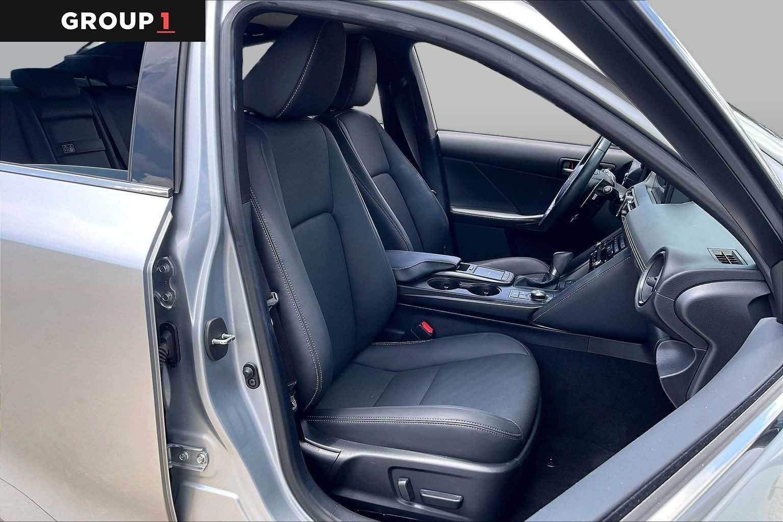 Used 2023 Iridium Lexus  image 8