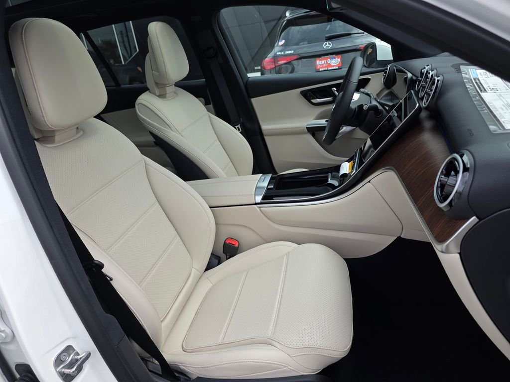 New 2026 Polar White Mercedes-Benz GLC 300 image 18
