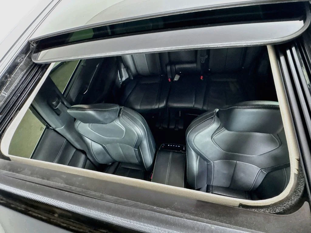 Certified Used 2023 Black INFINITI LUXE image 29
