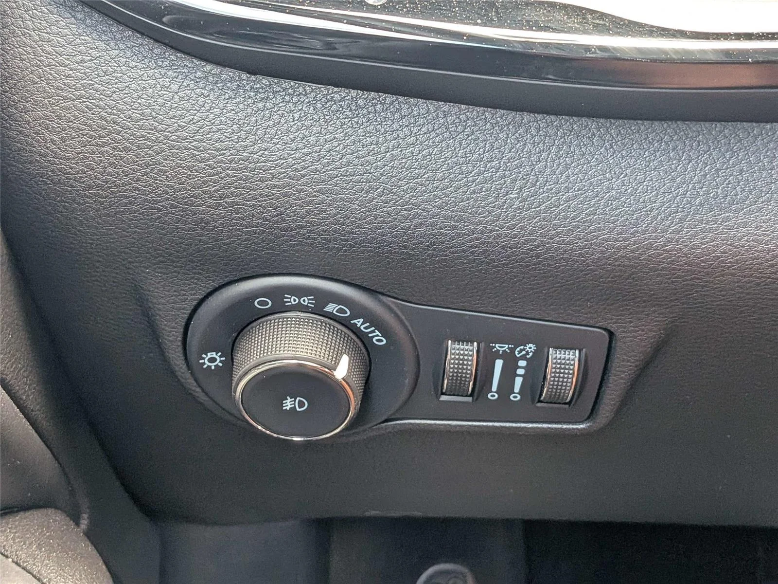 Used 2023 White Jeep Trailhawk image 23