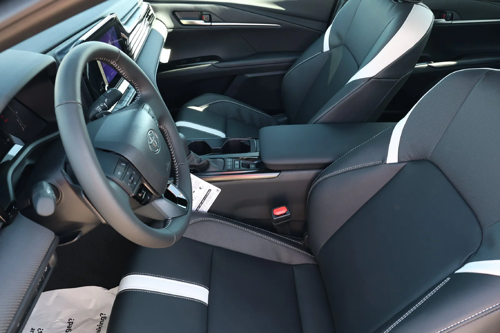 New 2026 Ice Cap Toyota SE image 13