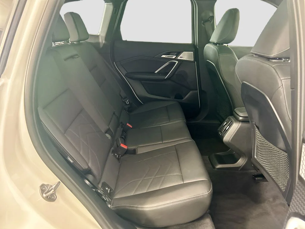 Used 2023 White BMW xDrive28i image 21