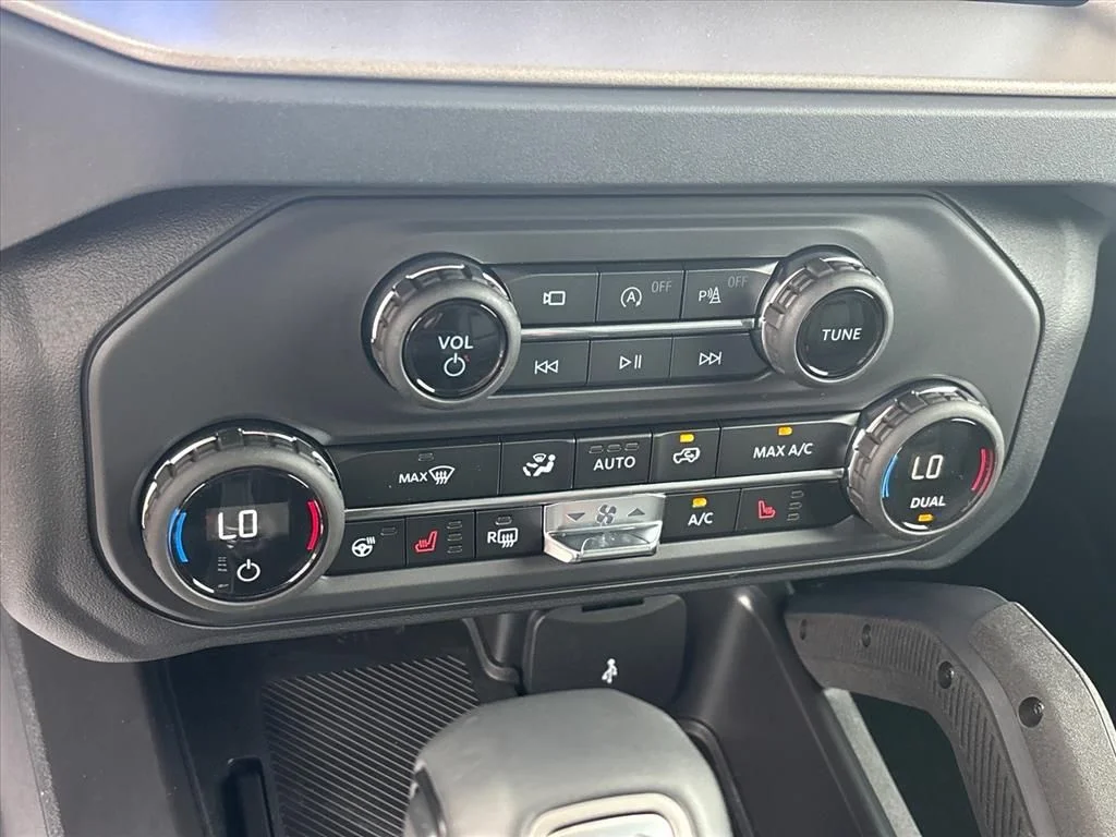New 2026 Desert Sand Ford Outer Banks® image 33