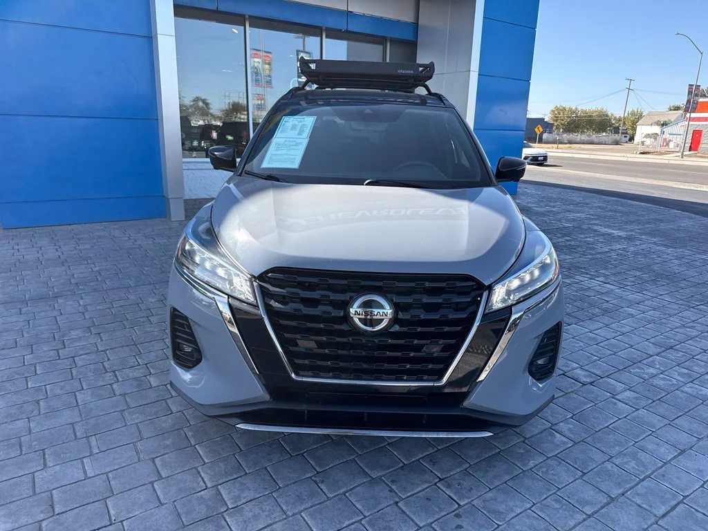 Used 2021 Gray Nissan SR image 4