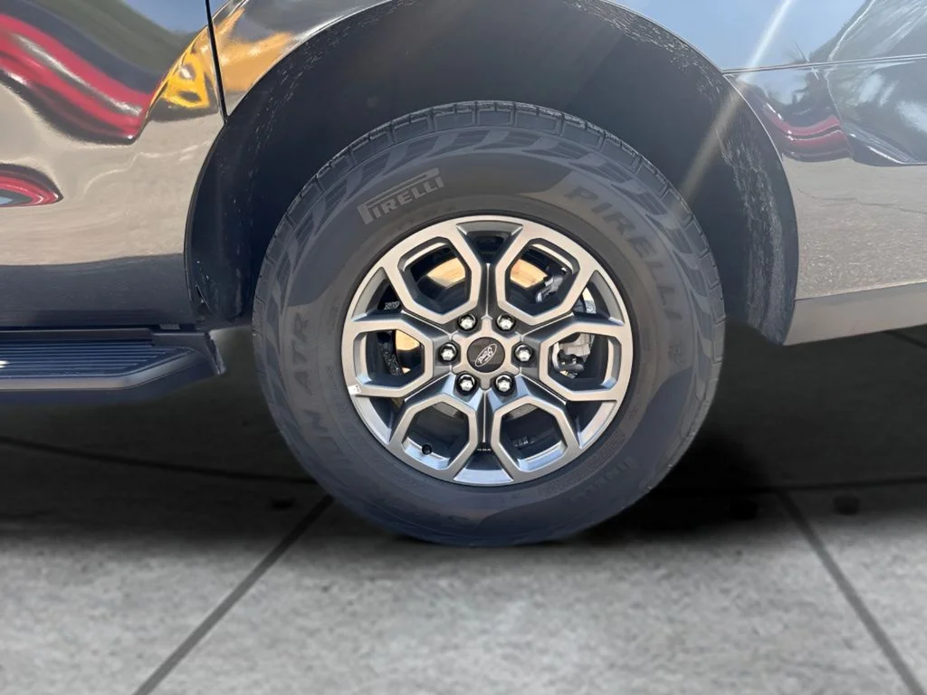 Used 2025 Gray Ford Active image 30