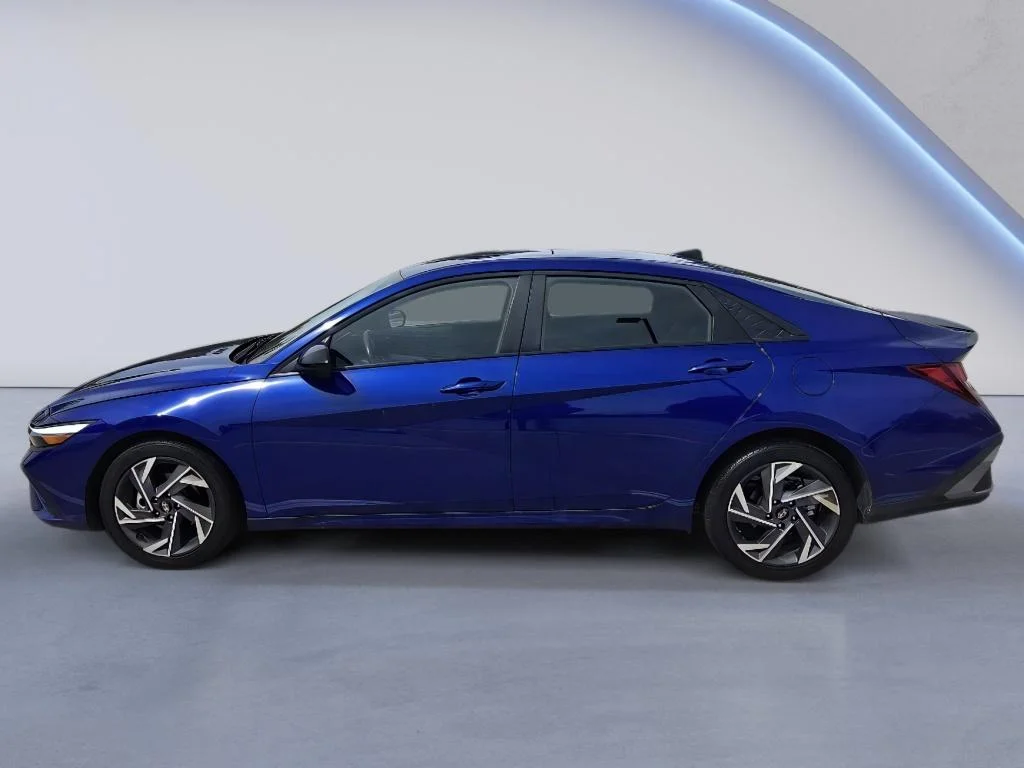 Used 2025 Intense Blue Hyundai SEL Sport image 2