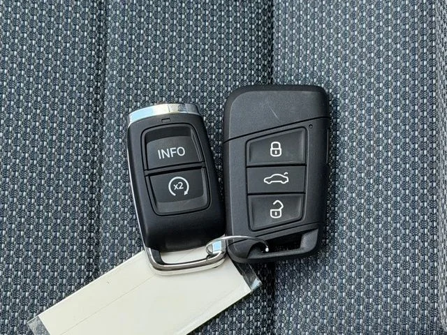 New 2026 White Volkswagen 1.5T S image 15