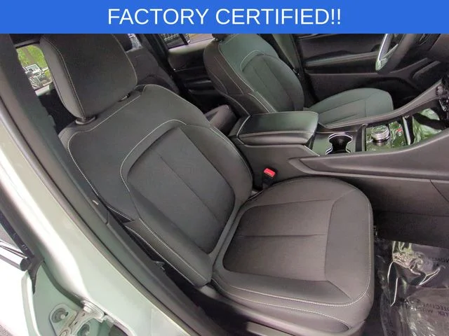 Used 2025 White/off-white Jeep Laredo X image 36
