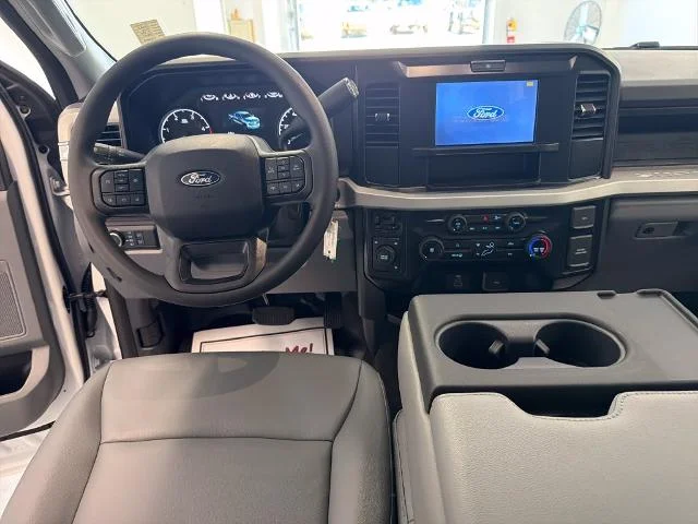 New 2027 Oxford White Ford F-350® XL image 30