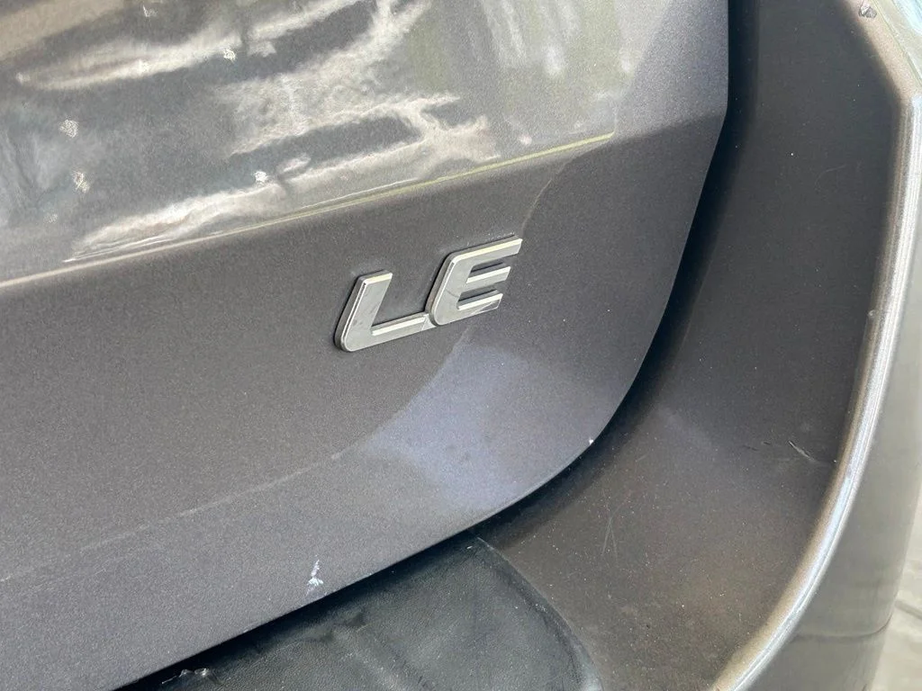 Used 2014 Gray Toyota LE image 16