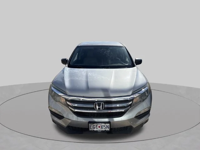 Used 2017  Honda LX image 4