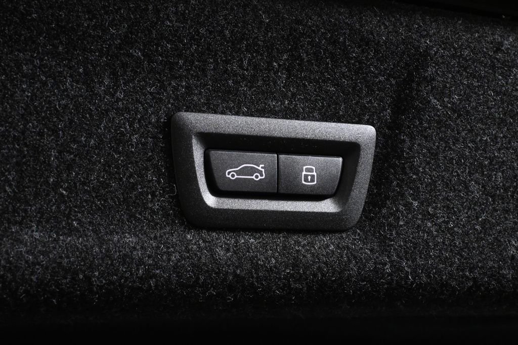 New 2026 Jet Black BMW 330i xDrive image 37