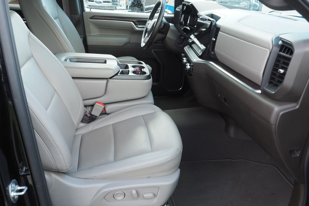 Used 2025 Black GMC SLT image 20