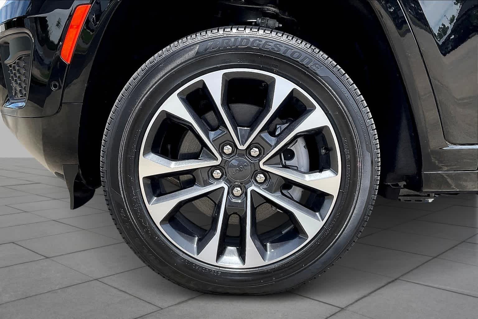 2023 Jeep Grand Cherokee Overland 4xe - Photo 11