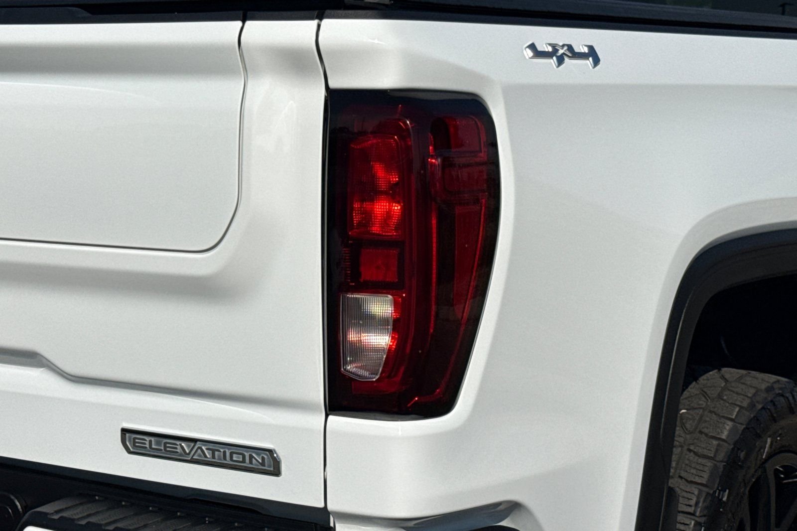 Used 2022 White GMC Elevation image 25