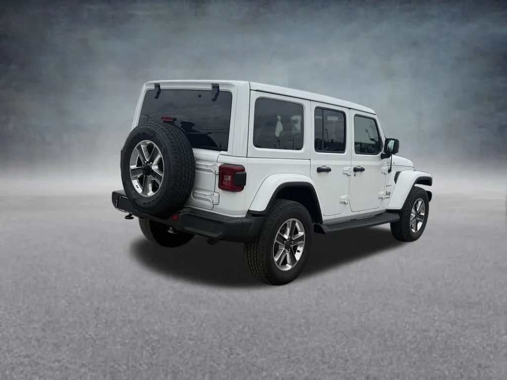 Used 2021 White Jeep Unlimited Sahara image 5