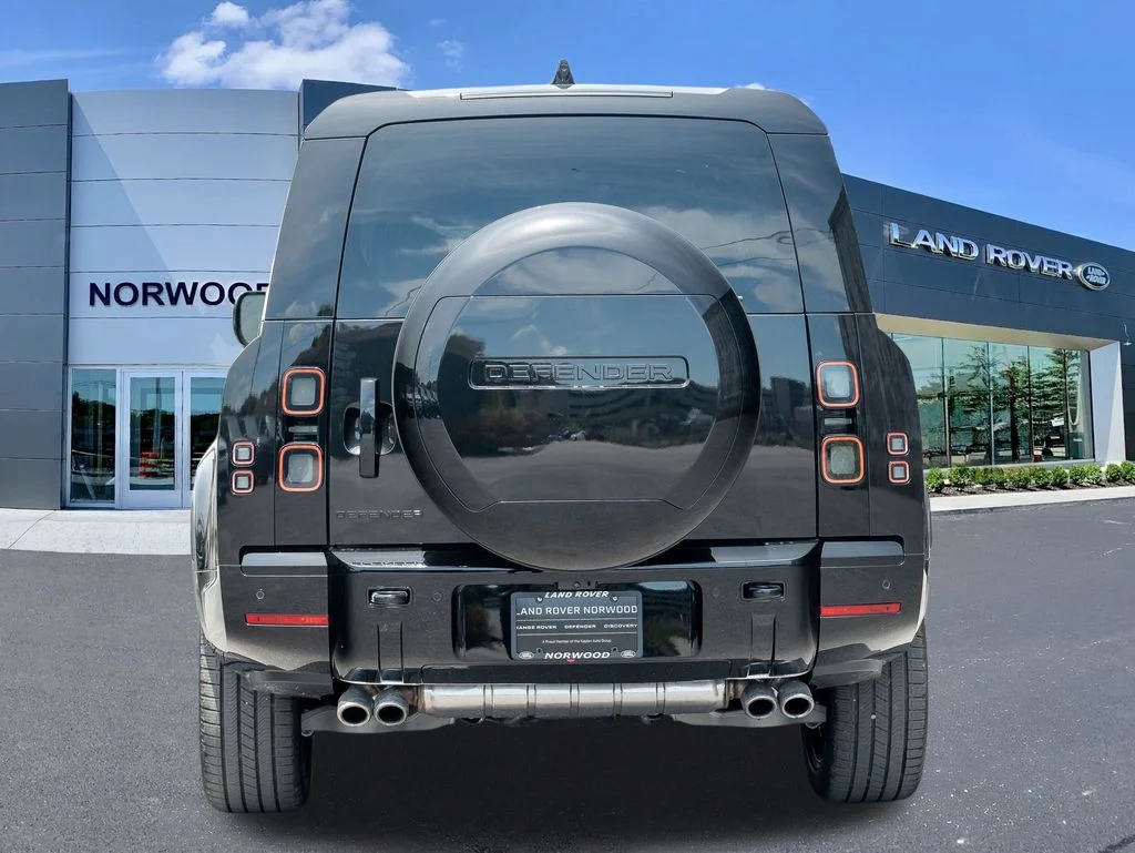 New 2026 Santorini Black Land Rover V8 image 5