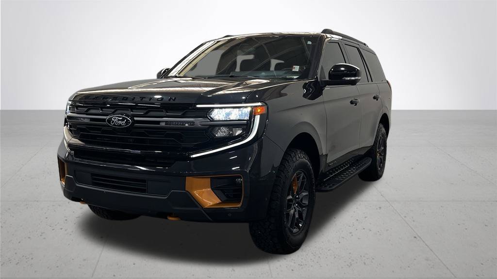Certified Used 2025 Gray Ford Tremor image 2