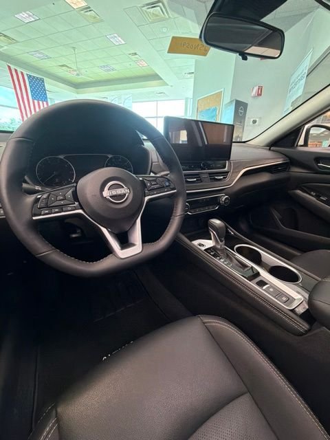 2025 Nissan Altima SL - Photo 6