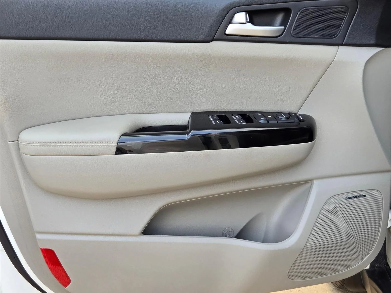 Used 2020 Snow White Pearl Kia EX image 24