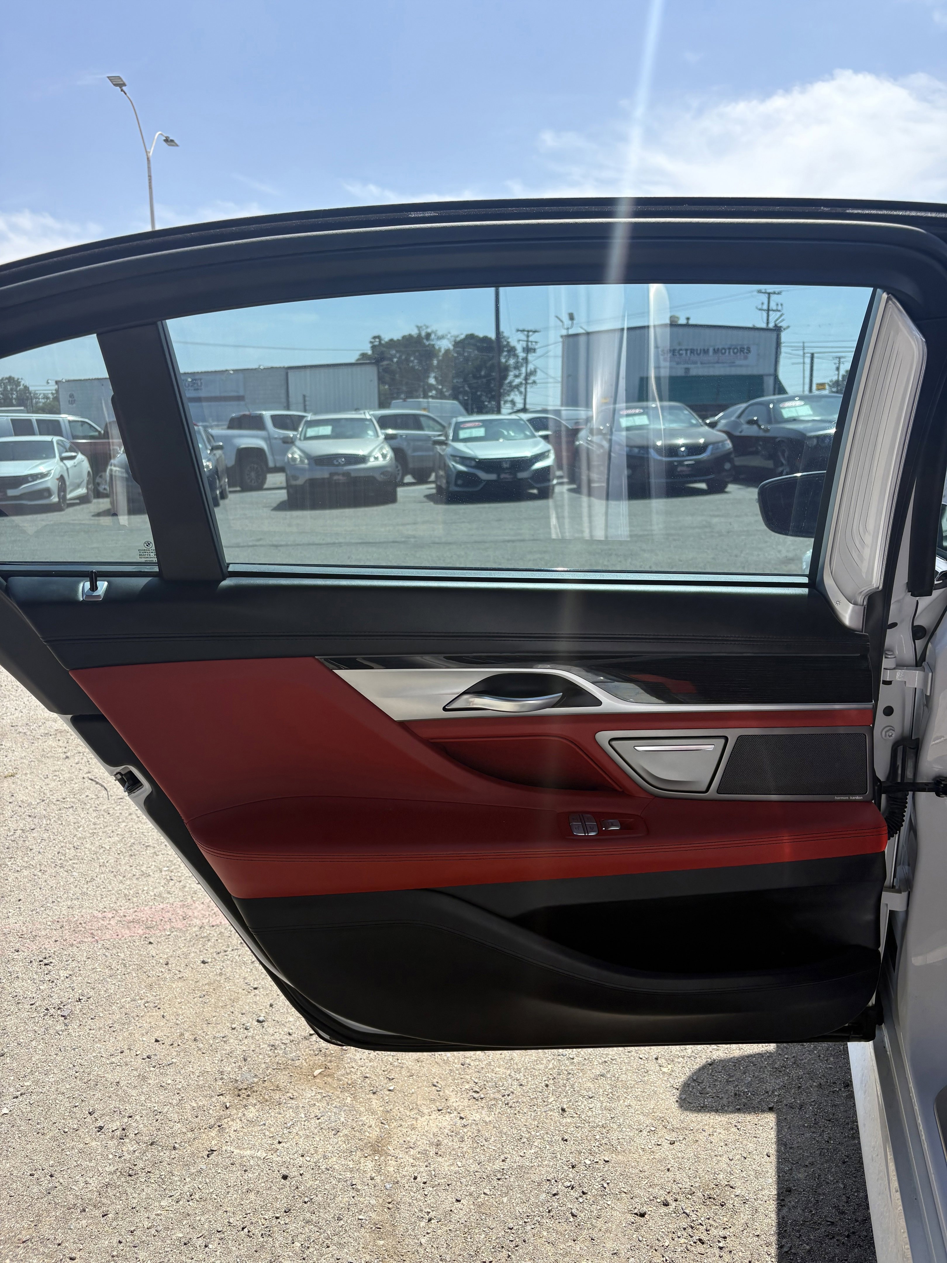 Used 2019 Mineral White Metallic BMW 740i image 9
