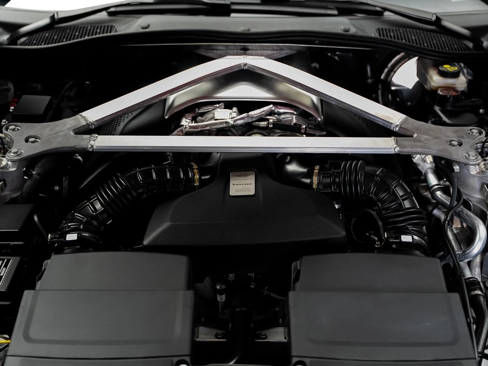 Used 2020 Red Aston Martin Base image 56