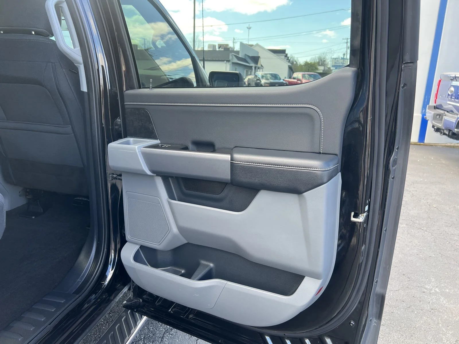 Used 2021 Agate Black Metallic Ford XLT image 41