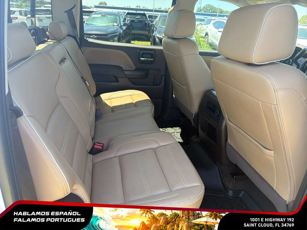 Used 2017 WHITE FROST TRICOAT GMC Denali image 26