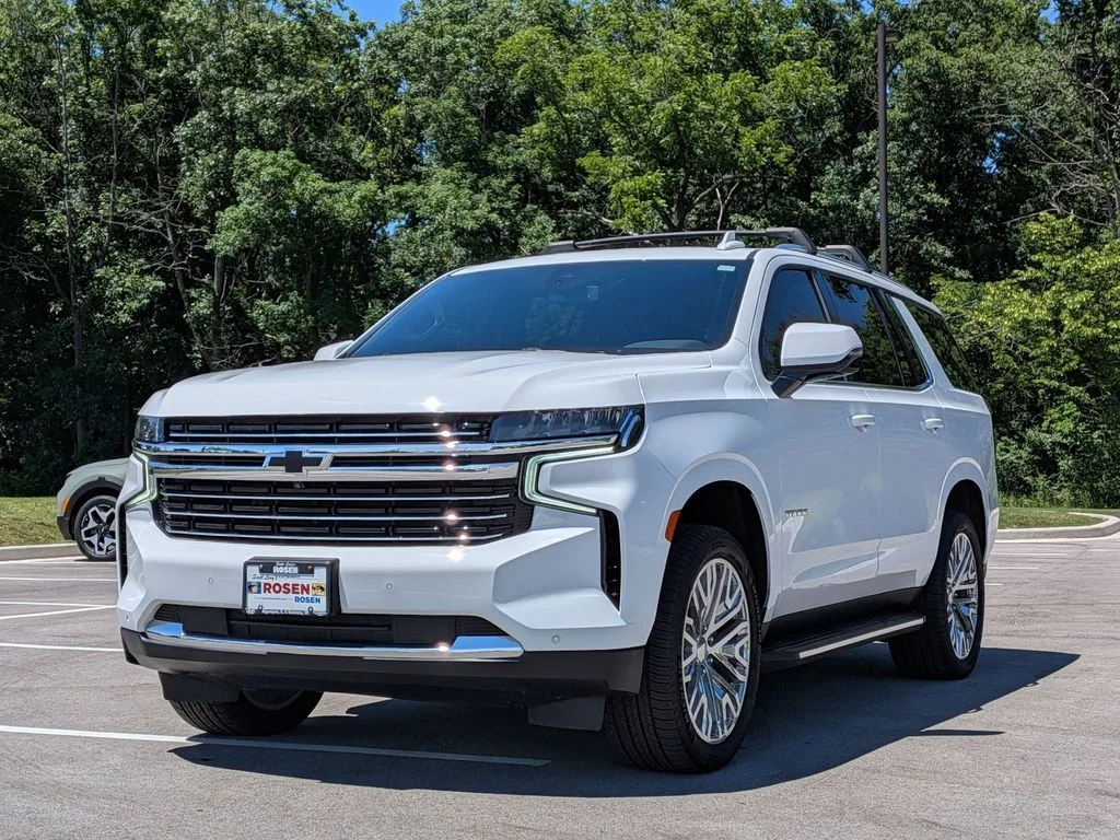 Used 2022 White Chevrolet LT image 3