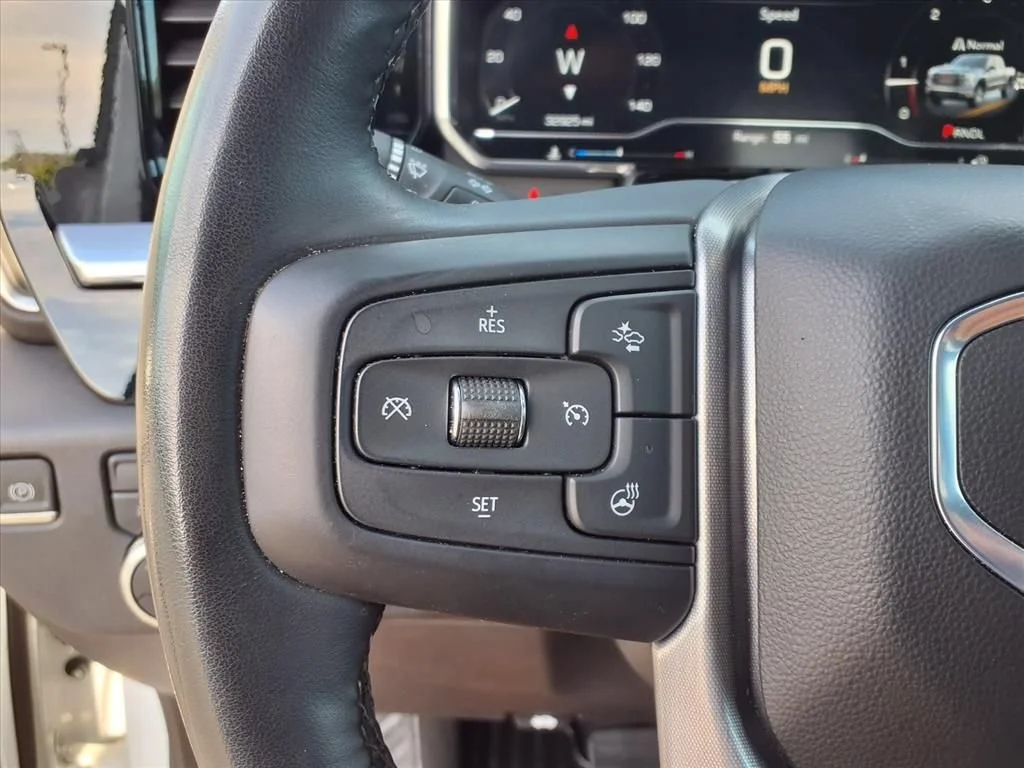 Used 2024 Summit White GMC Elevation image 13
