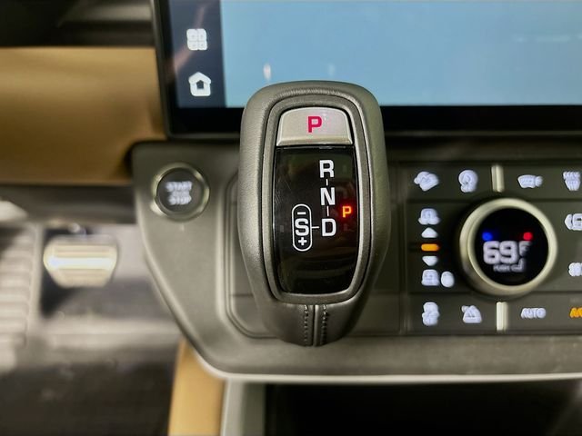 2026 Land Rover Defender V8 - Photo 18