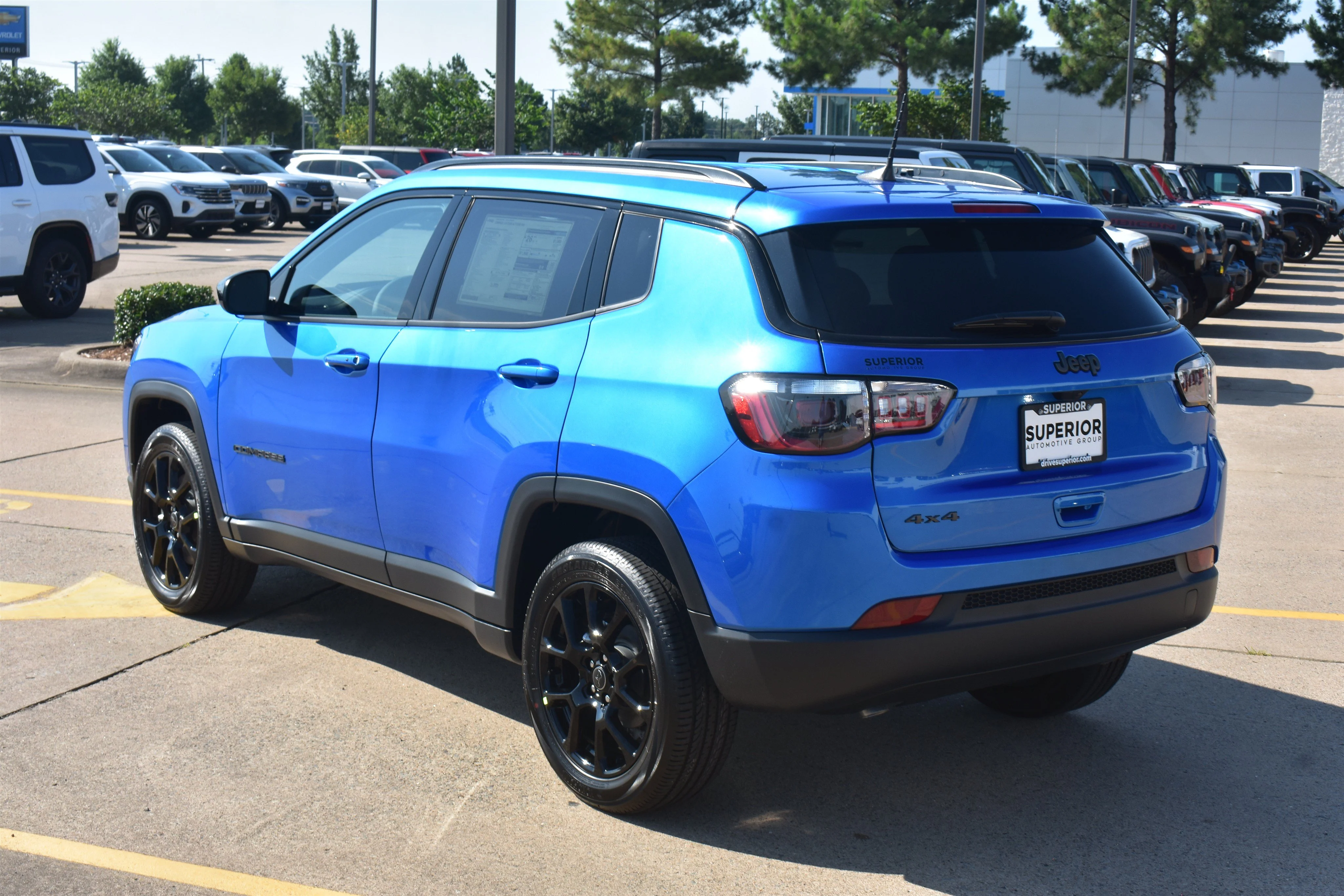 New 2026 Hydro Blue Pearlcoat Jeep Latitude Altitude image 8