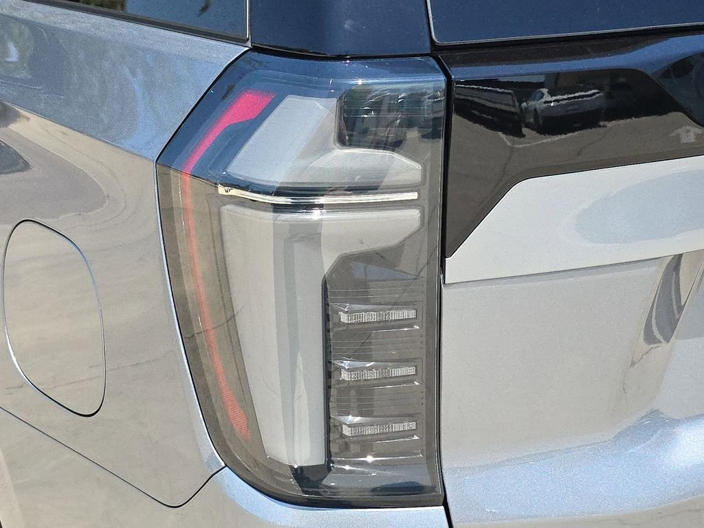 Used 2026 Gray Chevrolet Z71 image 38