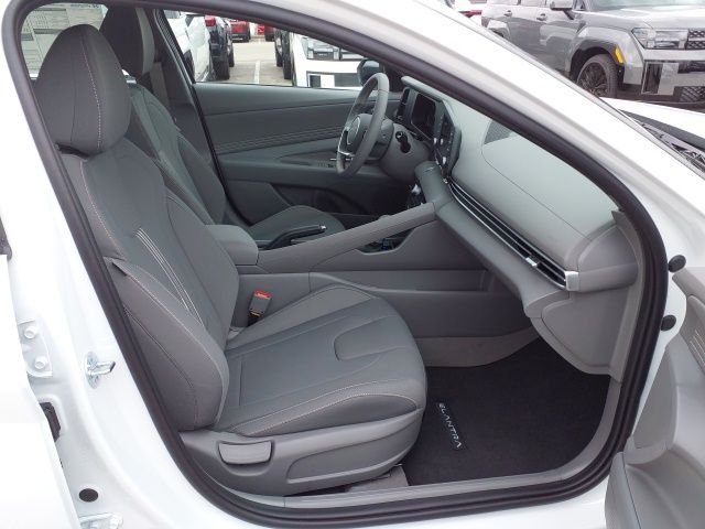 New 2026 White Hyundai SEL Sport image 13