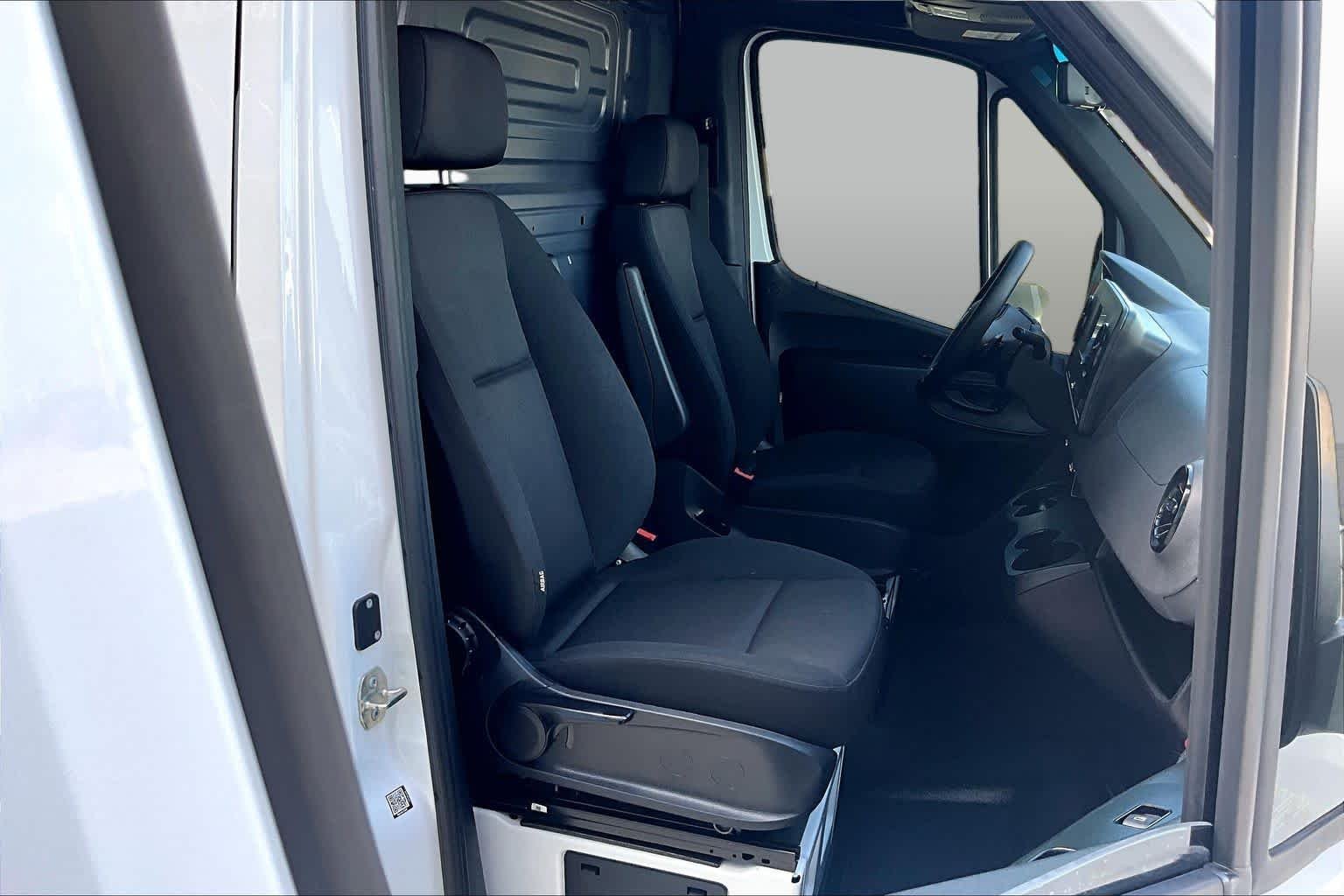 Used 2024 Arctic White Mercedes-Benz  image 9