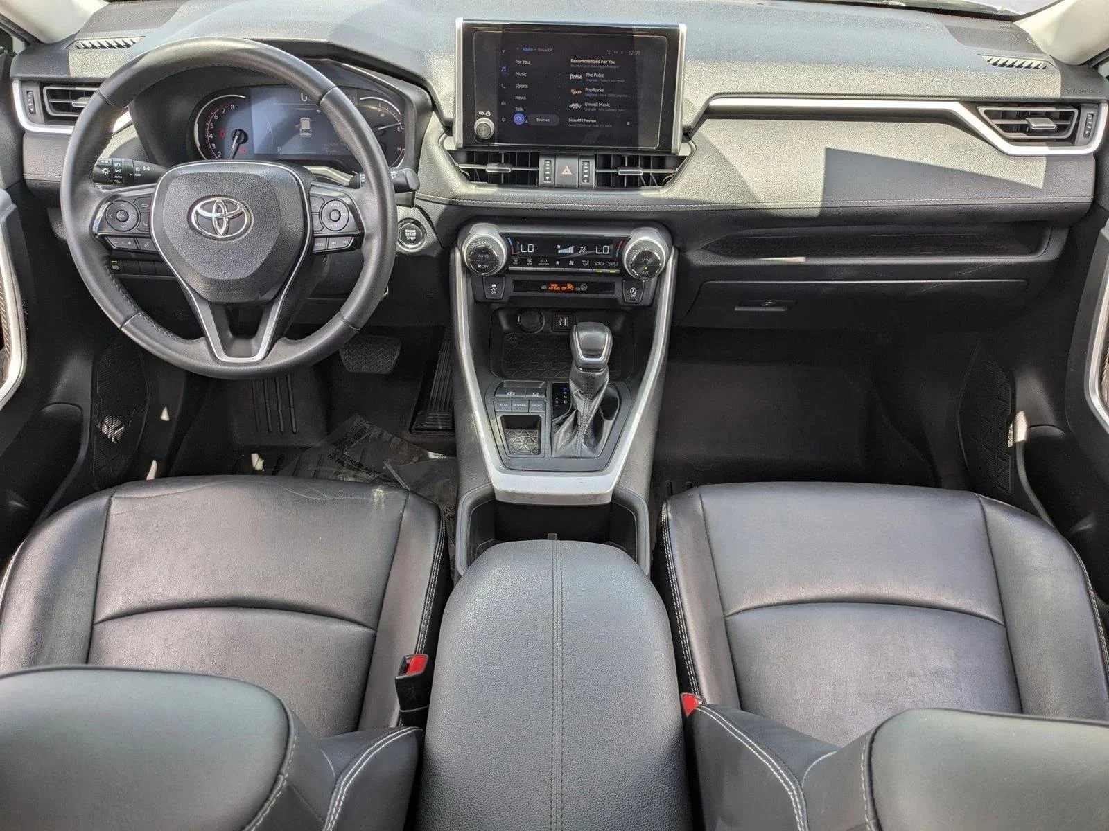 Used 2023 White Toyota XLE Premium image 16
