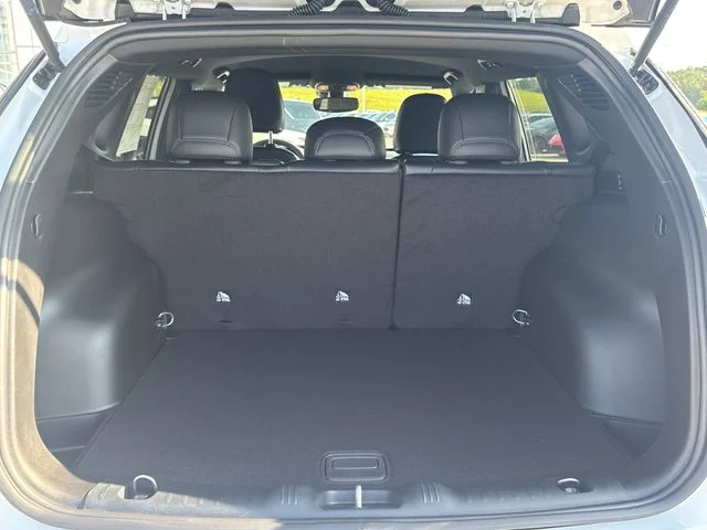 New 2026 White Jeep Latitude image 36