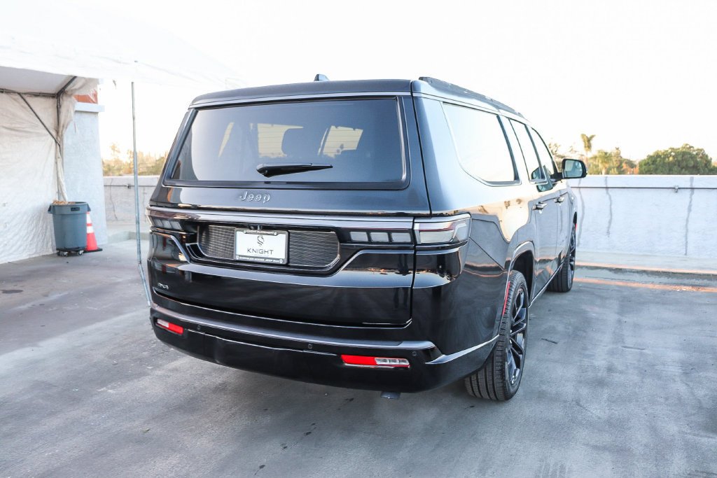 New 2026 Black Jeep Summit Obsidian image 9