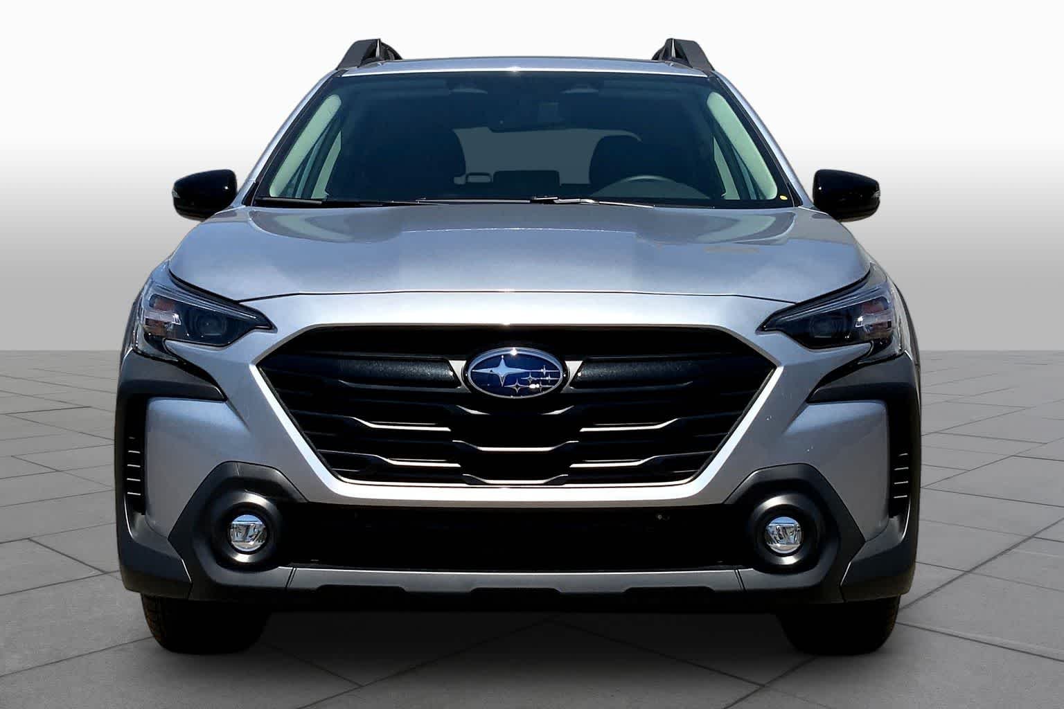 Certified Used 2025 Ice Silver Metallic Subaru Onyx Edition image 3