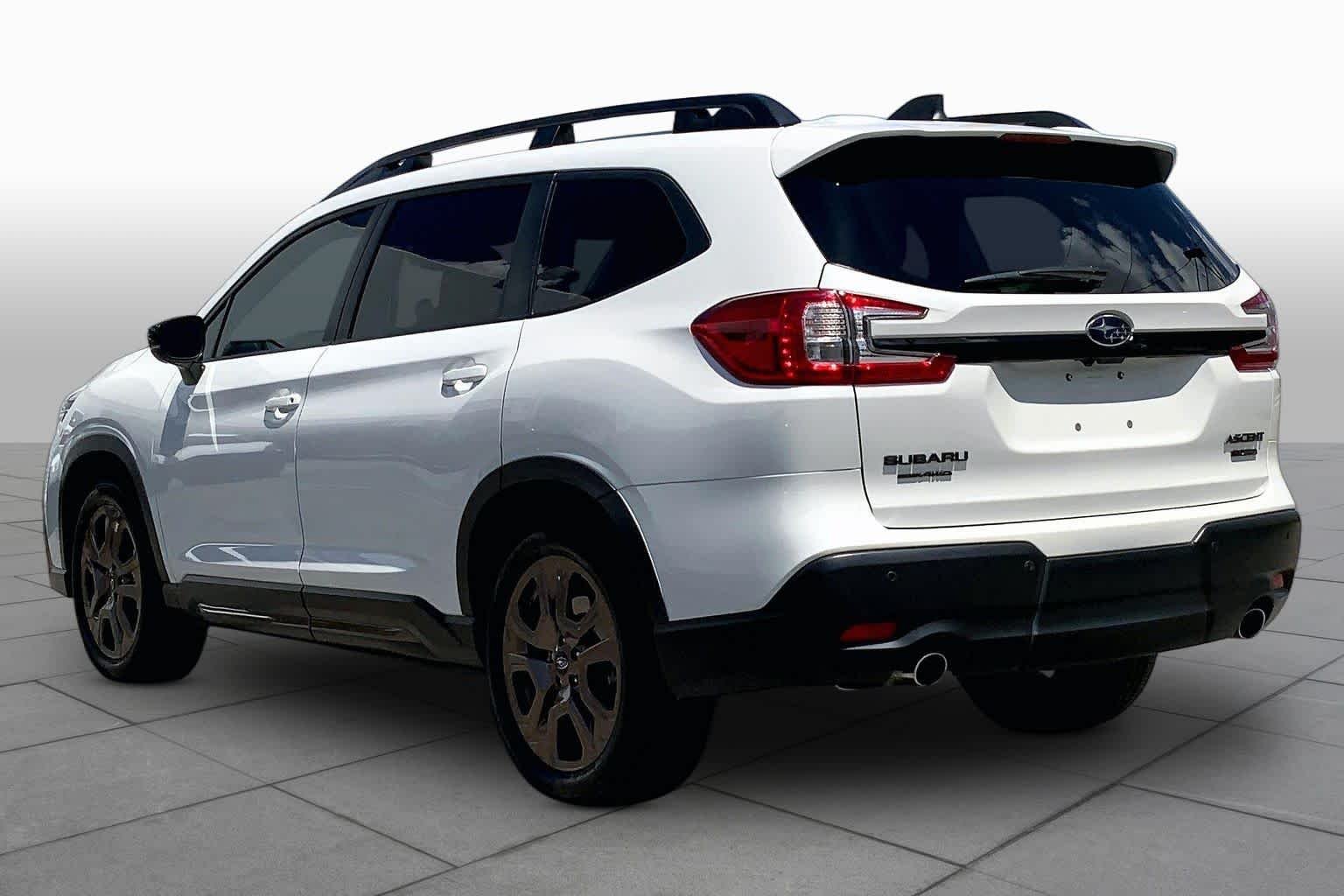 Used 2025 Crystal White Pearl Subaru Limited Bronze Edition image 10
