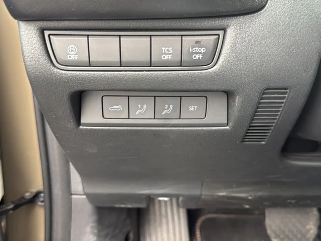 Used 2023 Beige/tan Mazda 2.5 Turbo Meridian Edition image 28